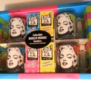 New in Box Marilyn Monroe Collectible 4 piece plastic tumblers and TEA!